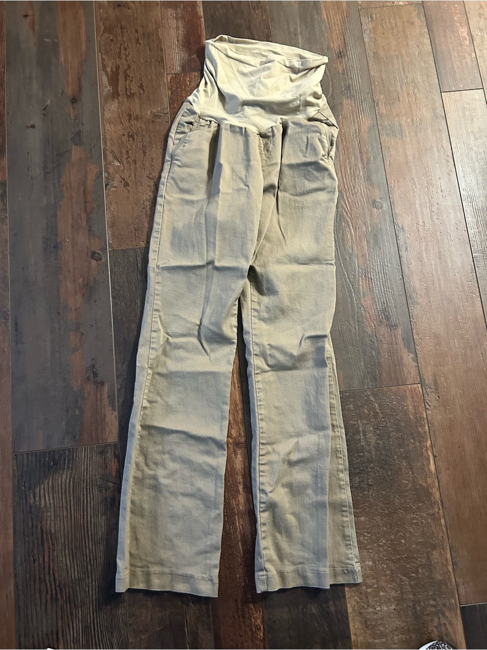Maternity khaki pants size large.